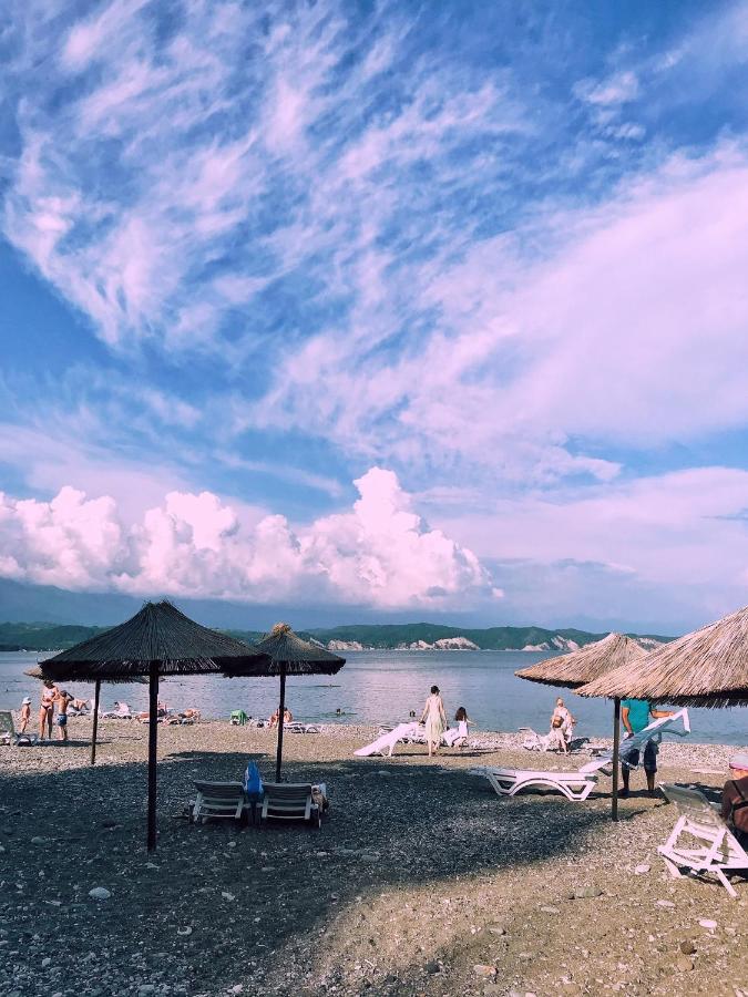 Гостевой Дом Пегас Hotel Pizunda Exterior foto